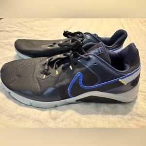 Nike Legend Essential 2